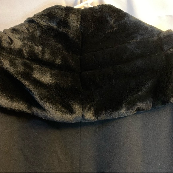 Liz Claiborne Black Faux Fur Collar Long Pea Coat. Size Large. - Picture 9 of 13
